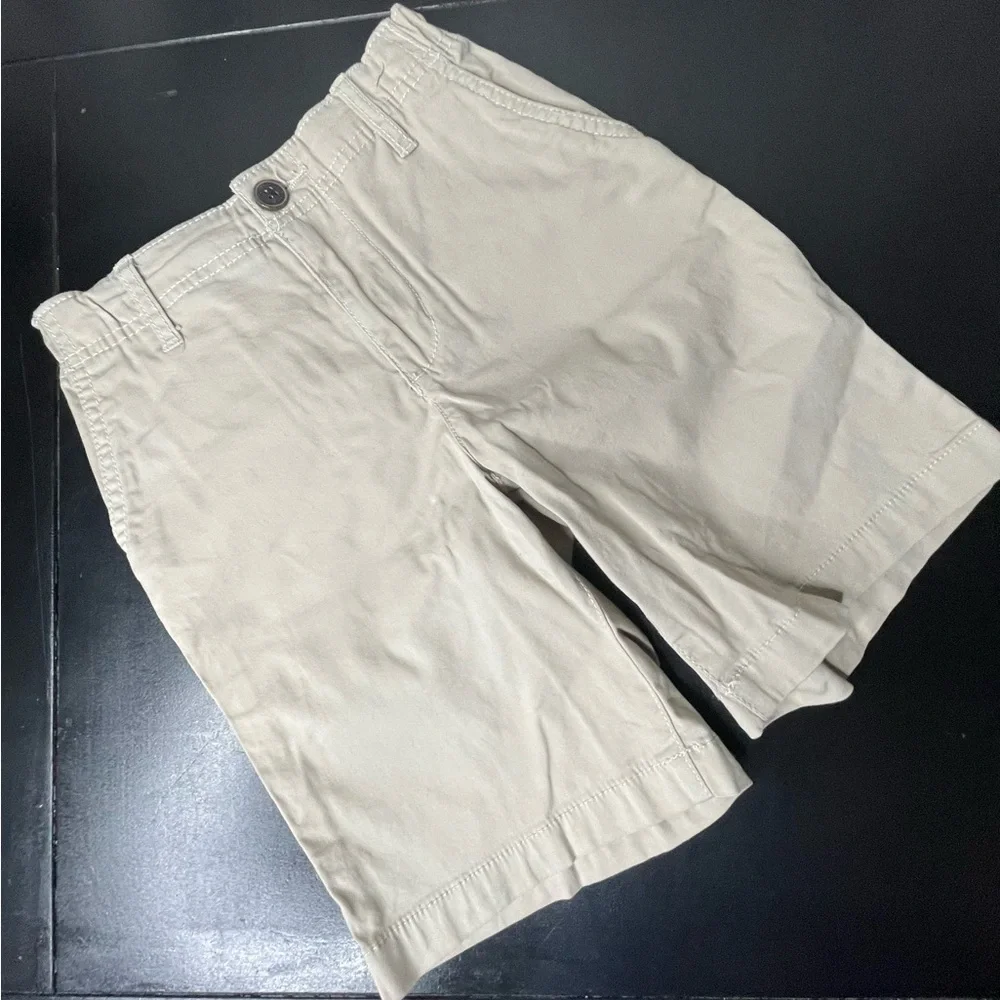 Oshkosh Bgosh Boy’s khaki Shorts size 8/8a adjustable waist